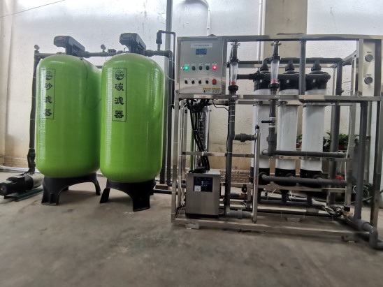 普洱孟連縣某部隊(duì)2T/h超濾凈水設(shè)備+變頻供水